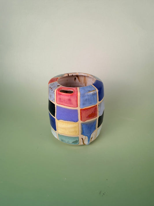 Checkered travel cup